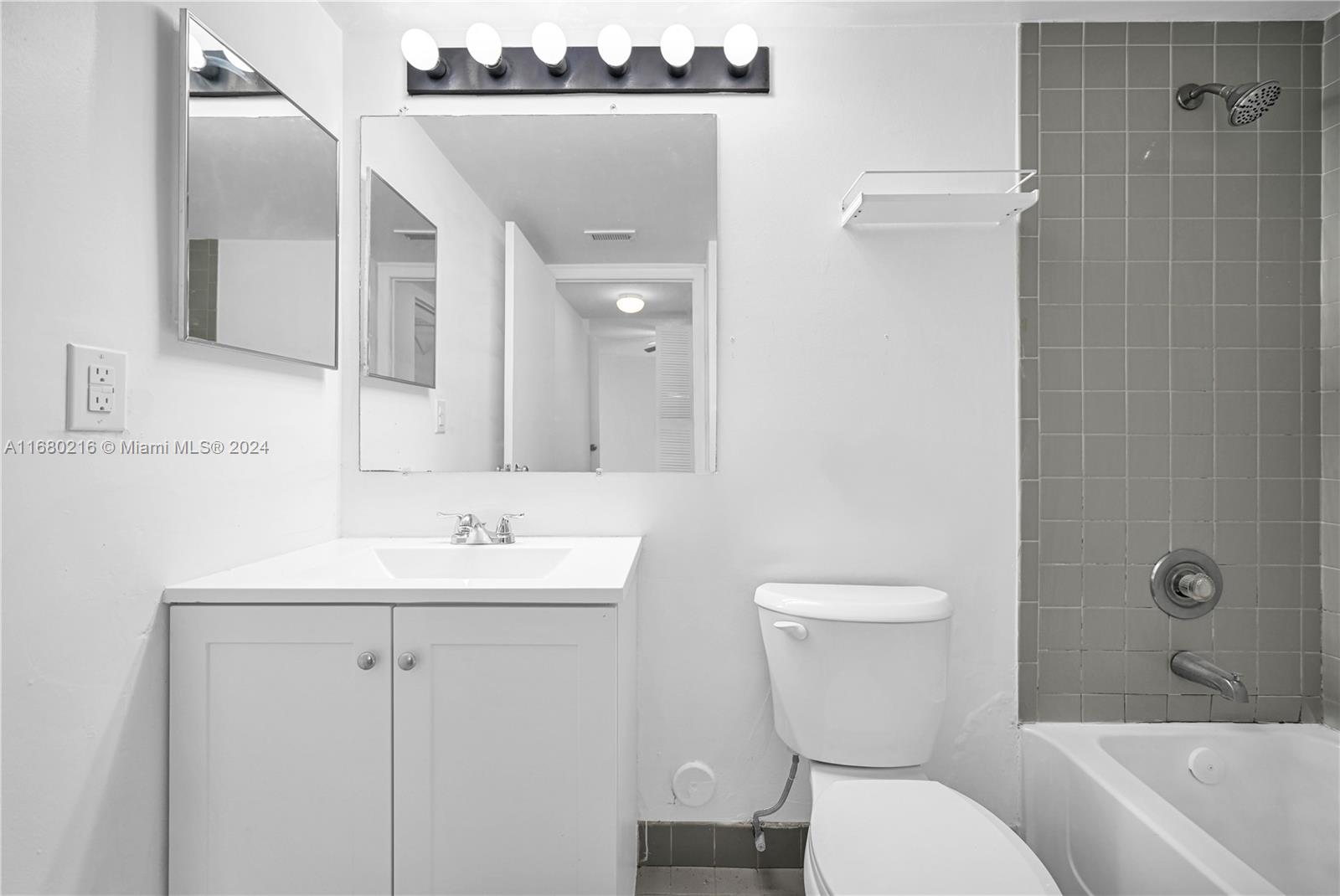LAKEVIEW CLUB CONDO - Residential