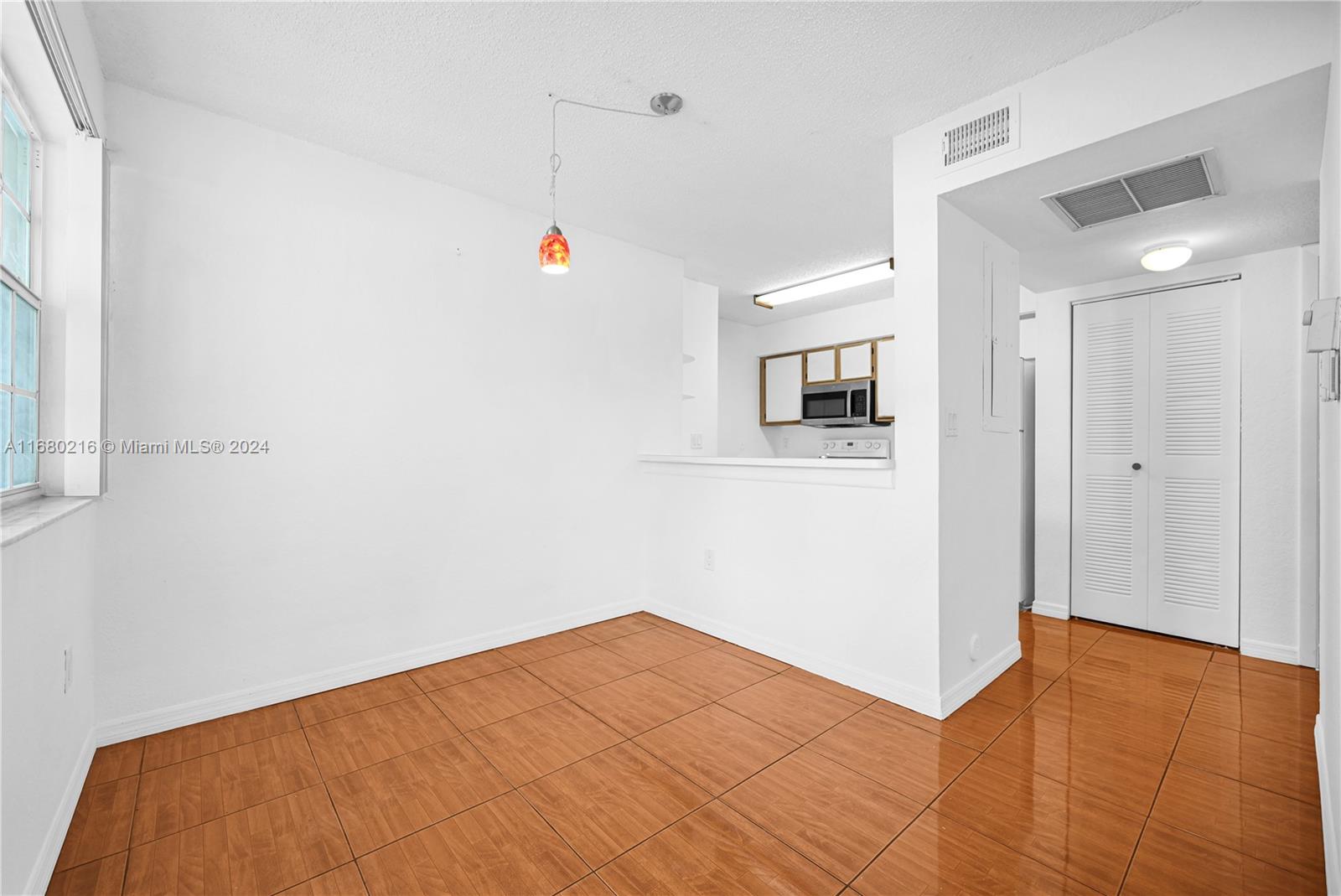 LAKEVIEW CLUB CONDO - Residential