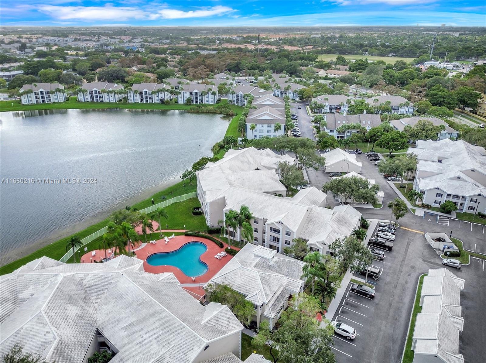 LAKEVIEW CLUB CONDO - Residential