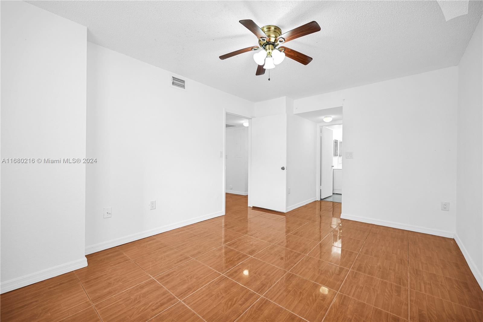 LAKEVIEW CLUB CONDO - Residential