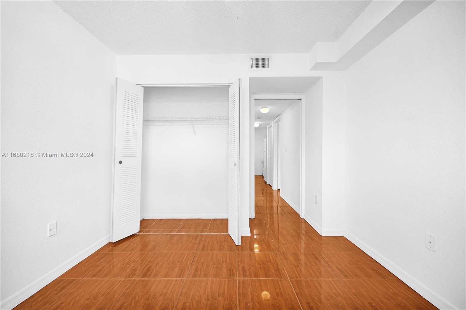LAKEVIEW CLUB CONDO - Residential