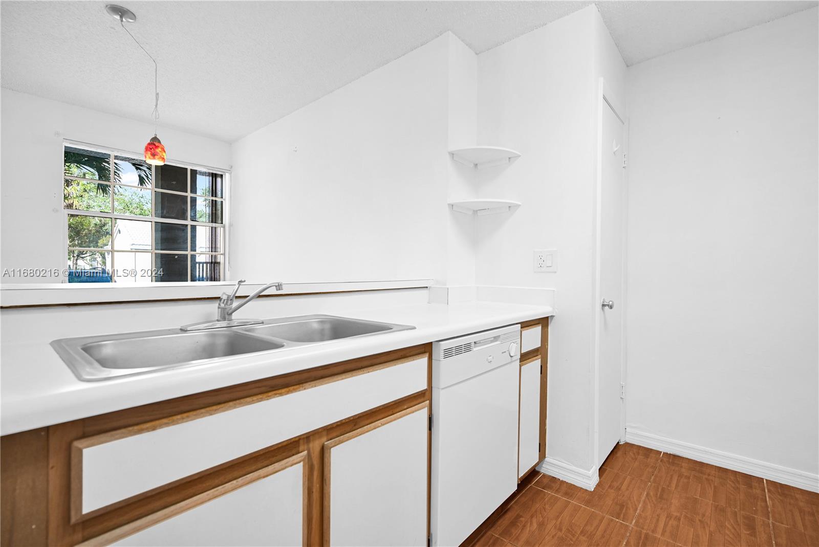LAKEVIEW CLUB CONDO - Residential