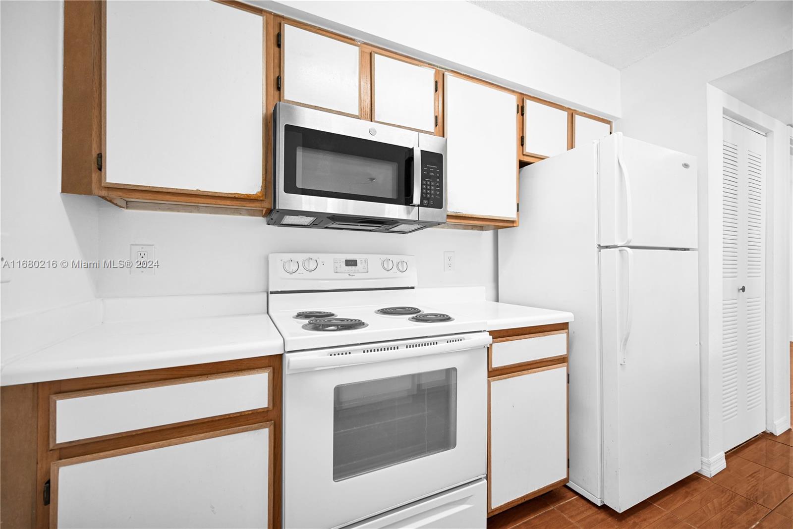 LAKEVIEW CLUB CONDO - Residential