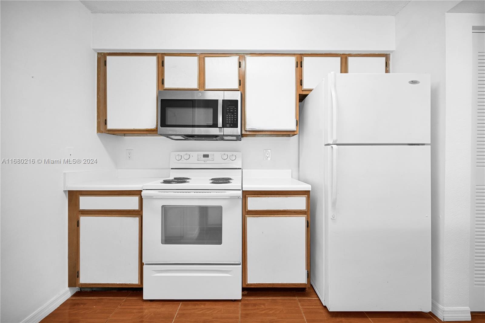 LAKEVIEW CLUB CONDO - Residential