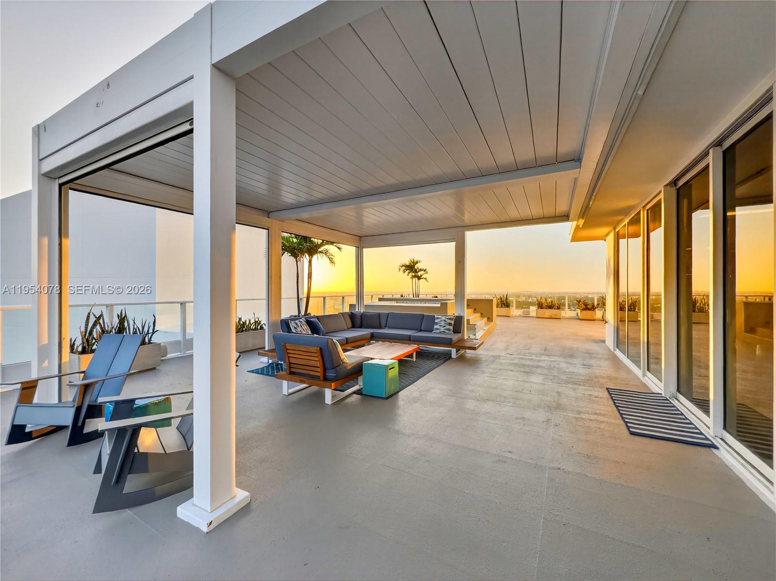 PARAMOUNT BAY CONDO - Residential