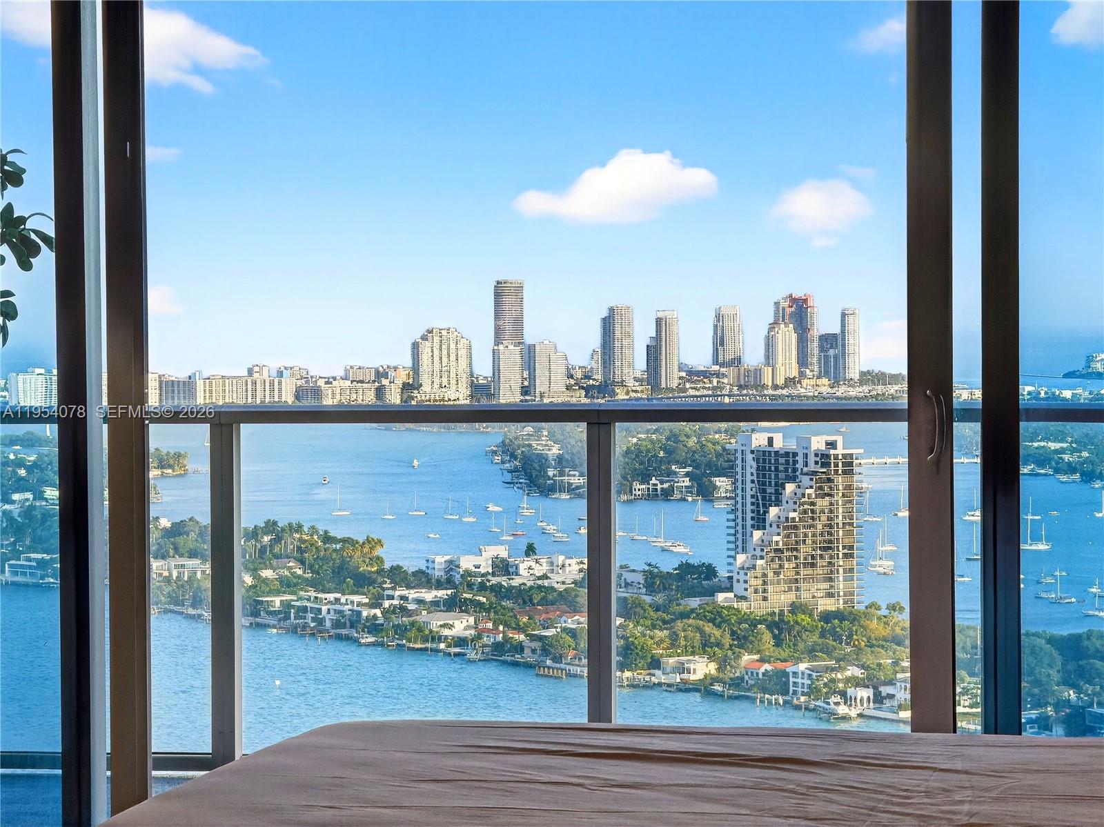 PARAMOUNT BAY CONDO - Residential