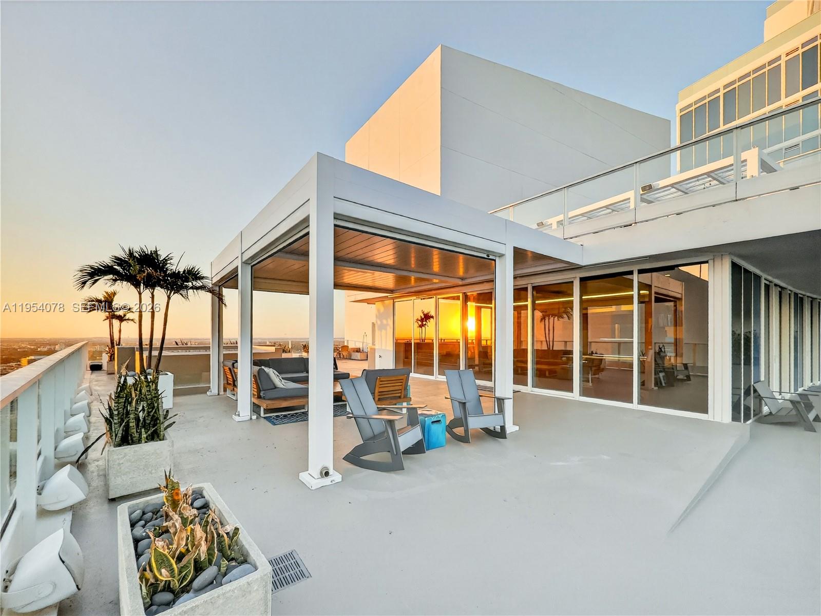 PARAMOUNT BAY CONDO - Residential