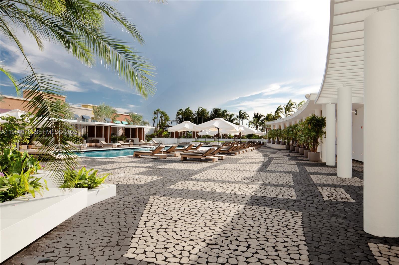 PARAMOUNT BAY CONDO - Residential