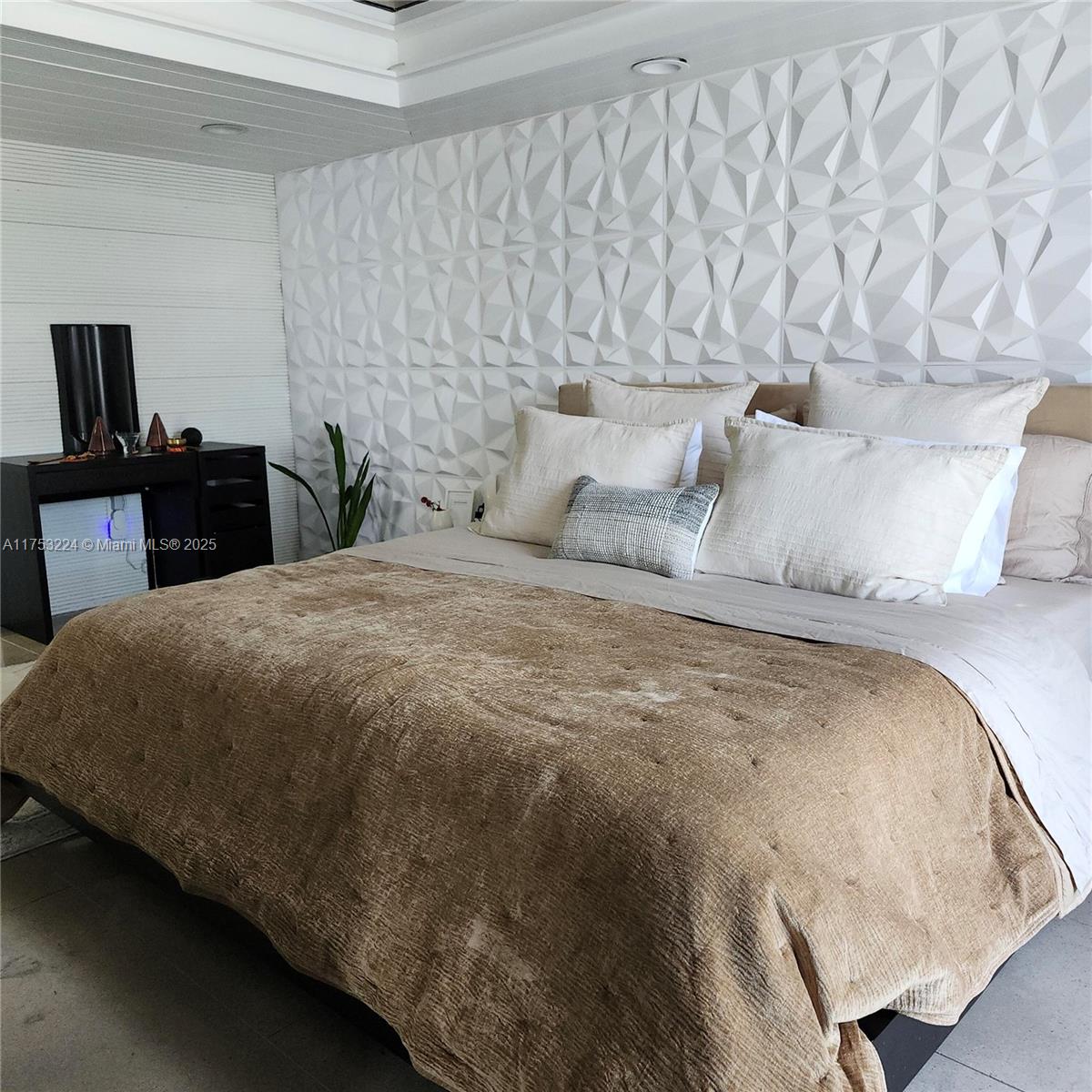 CHARTER CLUB CONDO - Residential