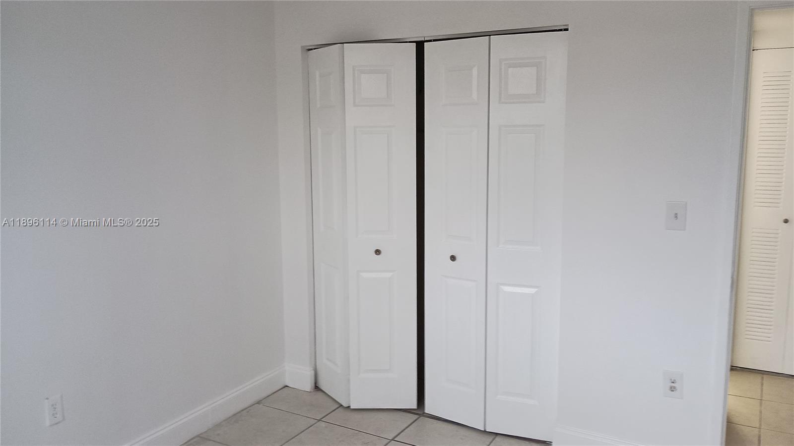 FLAMINGO COURT CONDO - Residential Lease
