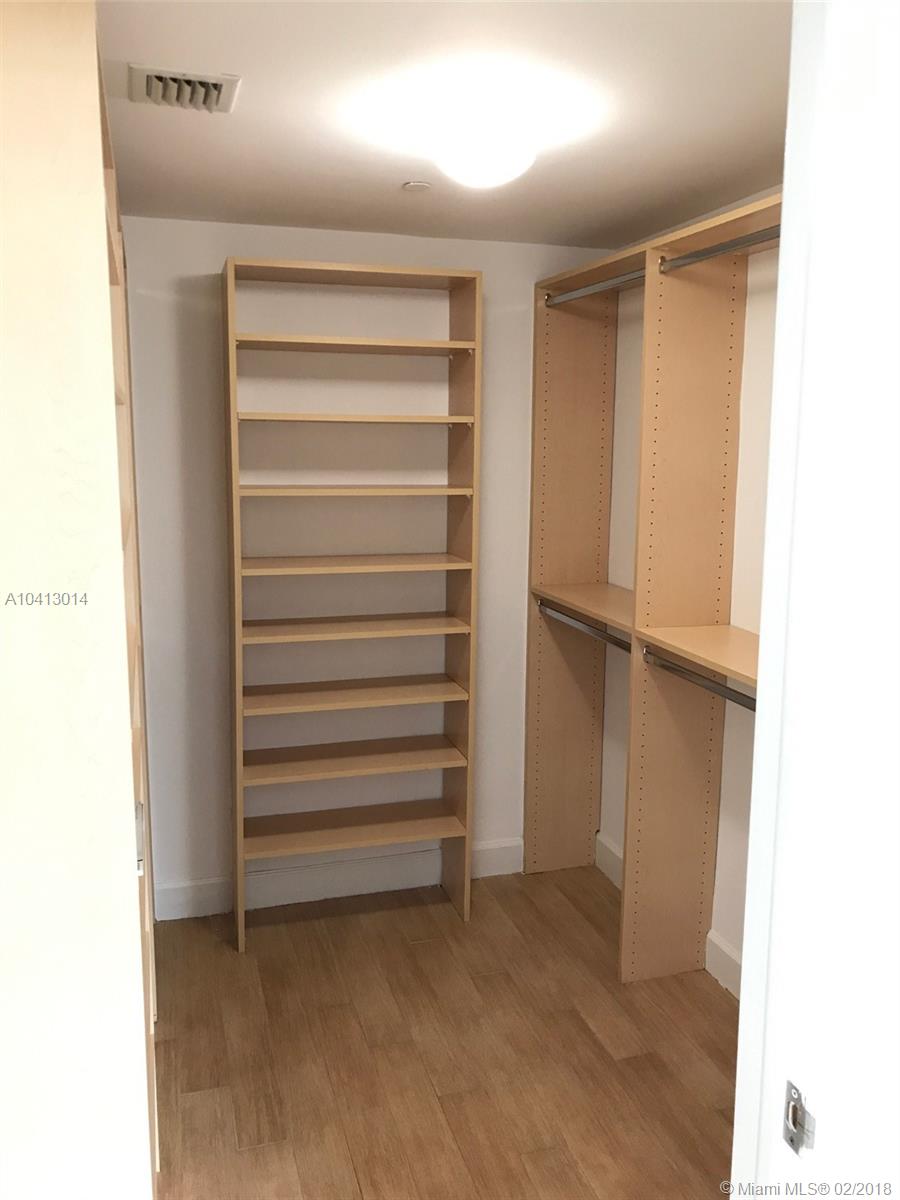 THE METROPOLITAN CONDO - Residential Lease