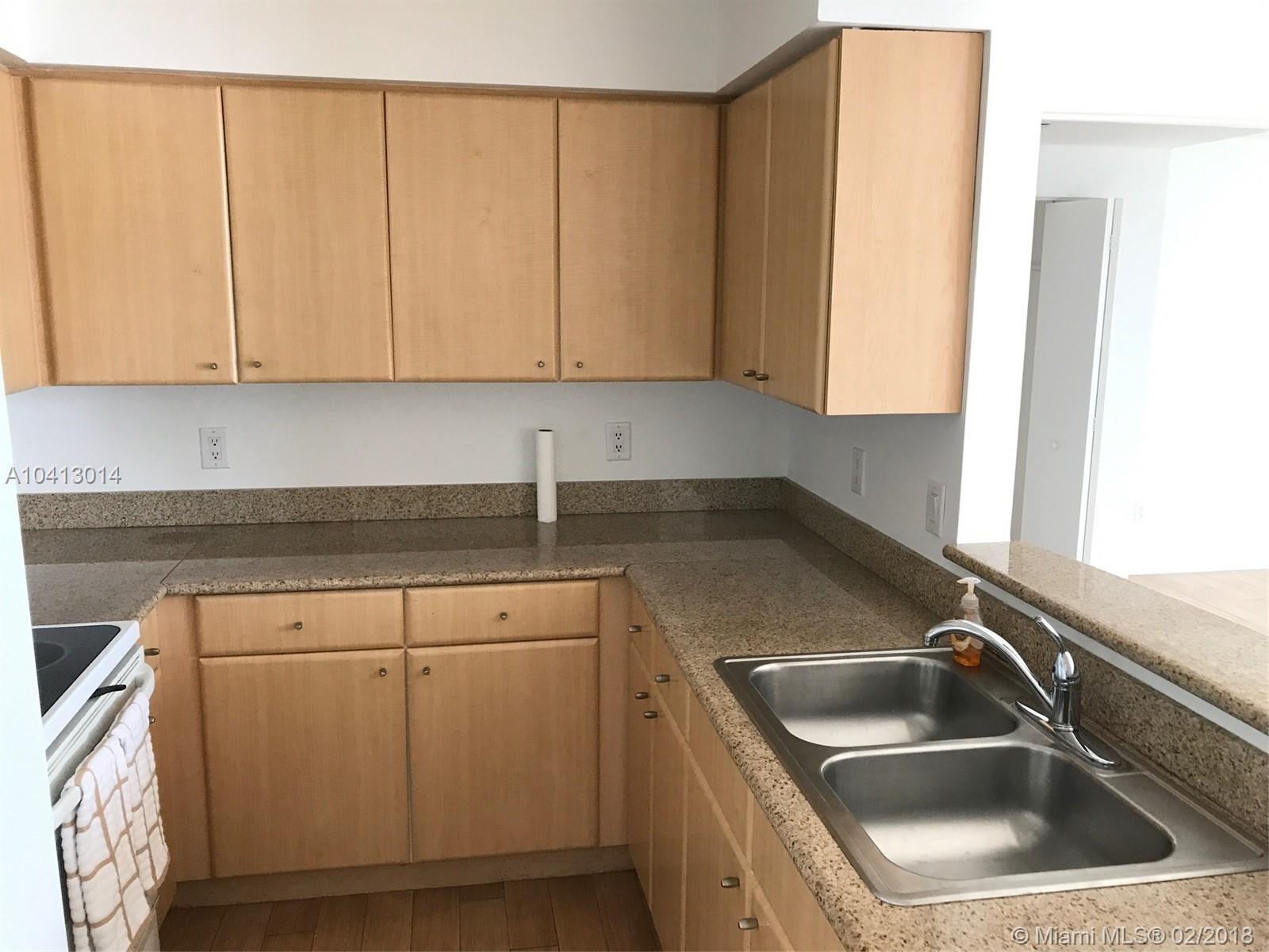 THE METROPOLITAN CONDO - Residential Lease