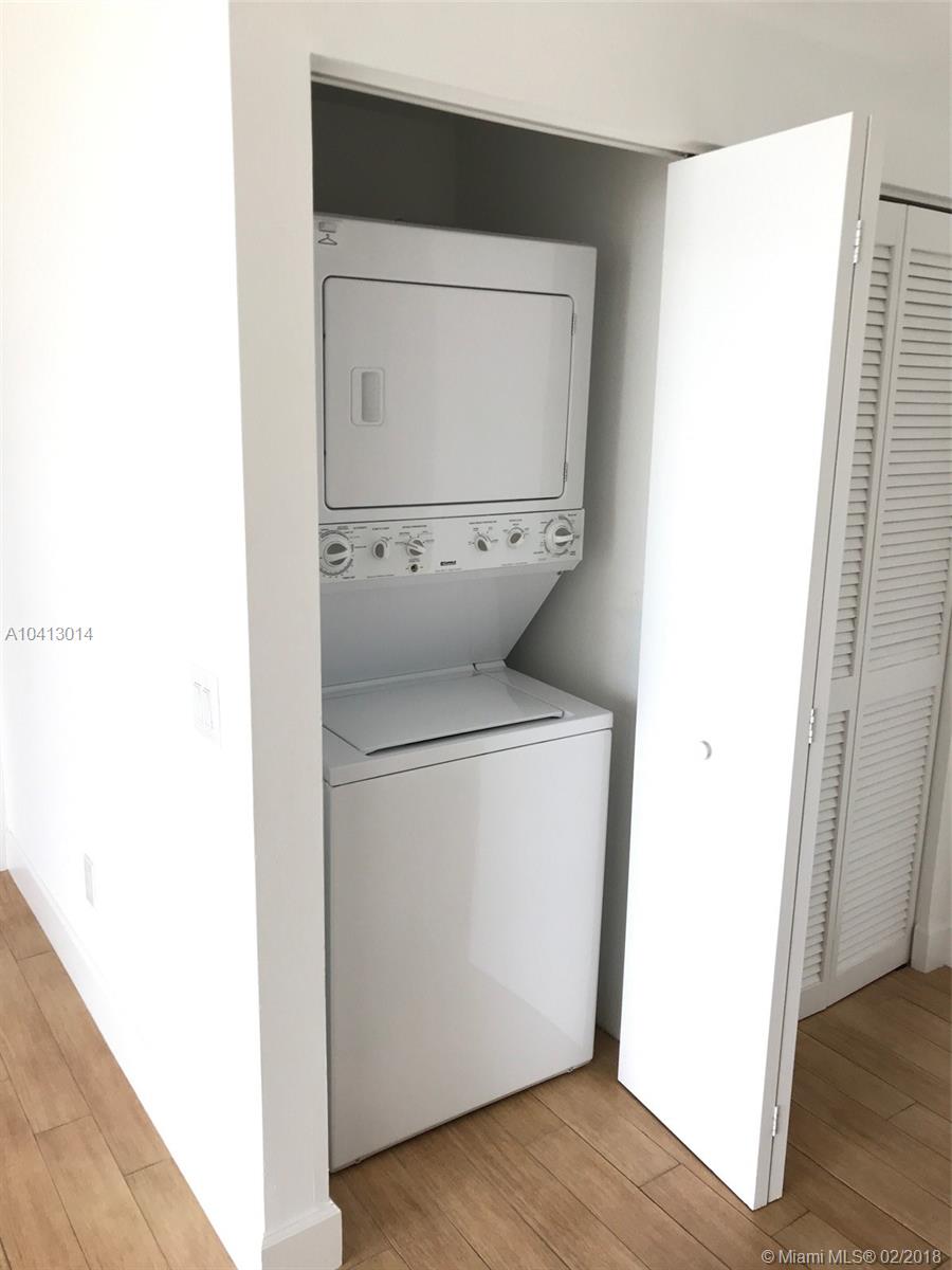 THE METROPOLITAN CONDO - Residential Lease