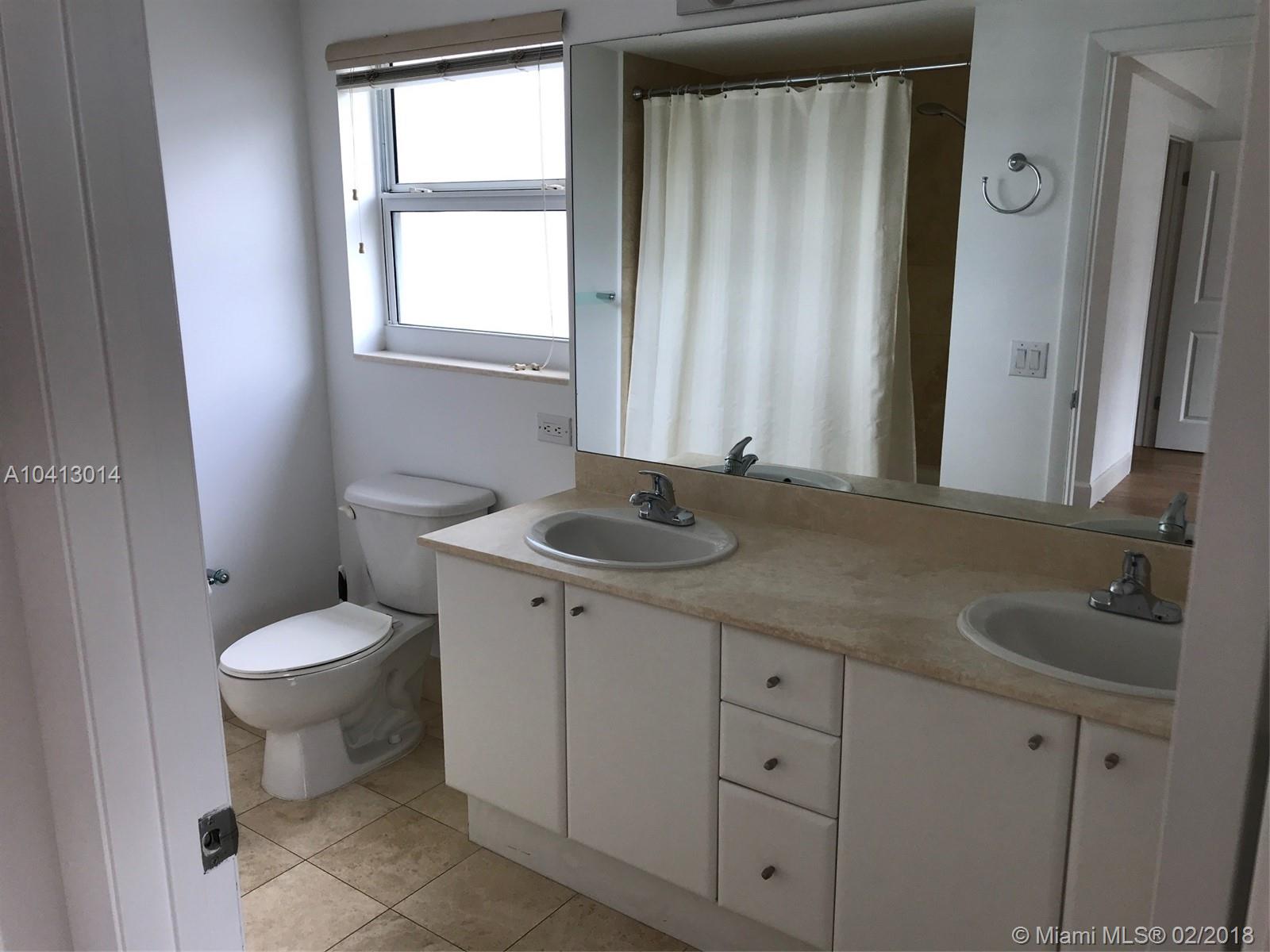 THE METROPOLITAN CONDO - Residential Lease