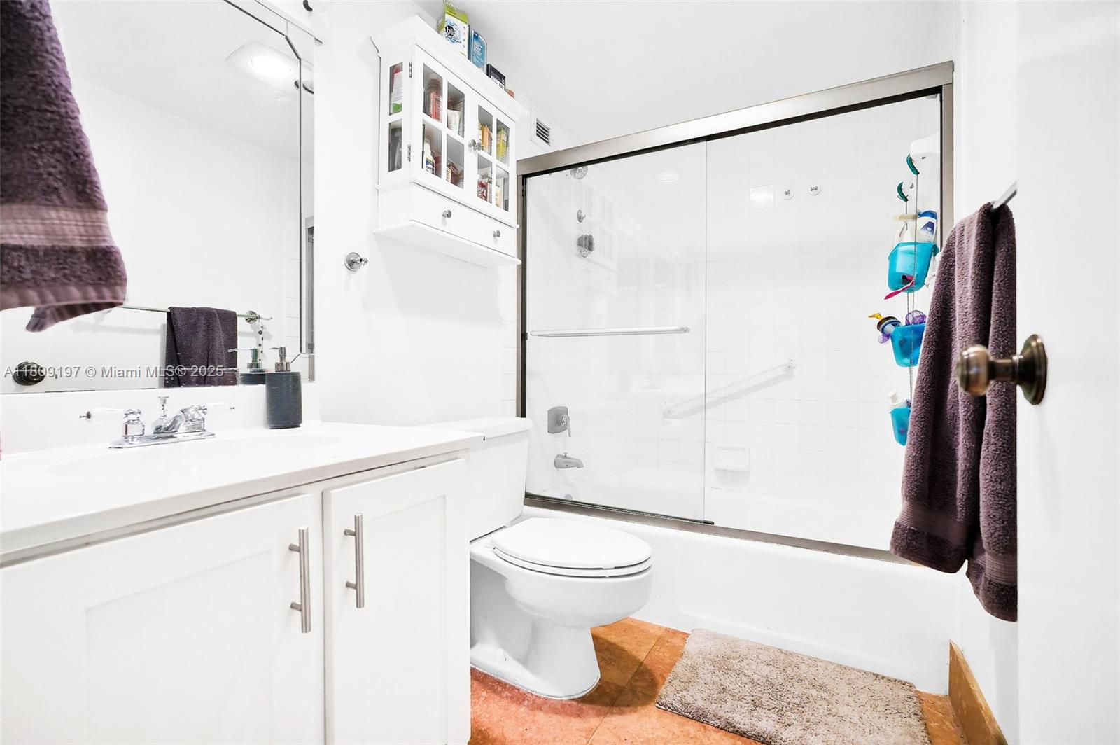 BRICKELL PLACE PHASE II C - Residential Lease