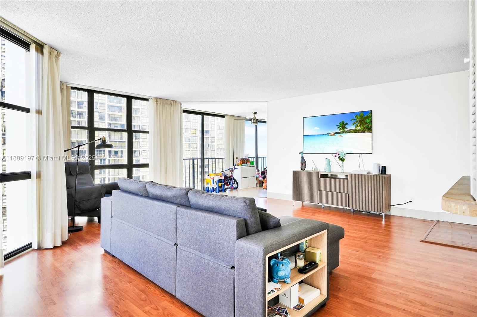 BRICKELL PLACE PHASE II C - Residential Lease