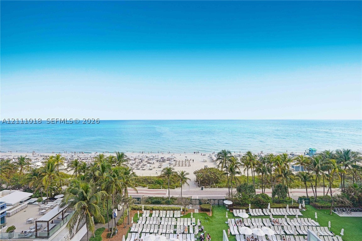 4391 Collins Ave