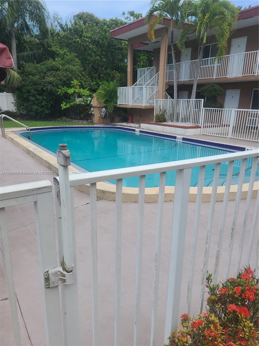 2/1 GREAT LOCATION - EAST OF 95 ! WELL KEPT PROPERTY - SWIMMING POOL - NEW PAINT - FIRST FLOOR - CEILING FANS -ONE ASSIGNED PARKING SPOT - LAUNDRY ROOM - GOOD CREDIT NEEDED - BEDROOM DOOR THAT LEADS OUT TO THE BACKYARD - SEE BROKERS REMARKS - TEXT ME YOUR INFO TO SHOW
