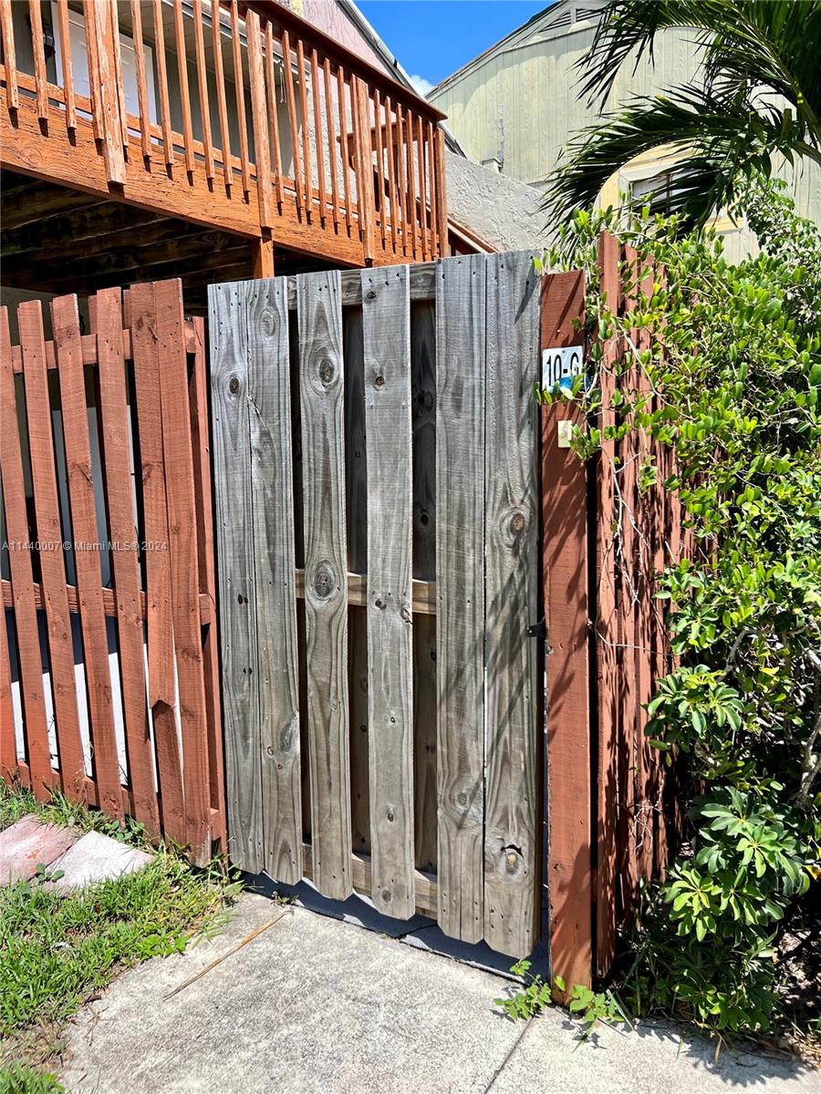 CROSSINGS OF BOYNTON BEAC - Residential Lease