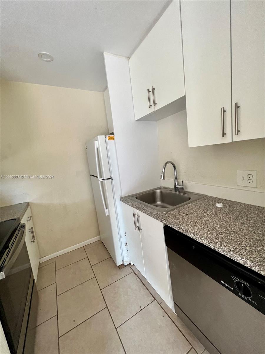 CROSSINGS OF BOYNTON BEAC - Residential Lease