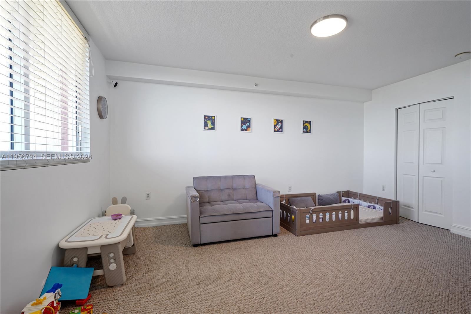 THE VEU CONDO - Residential