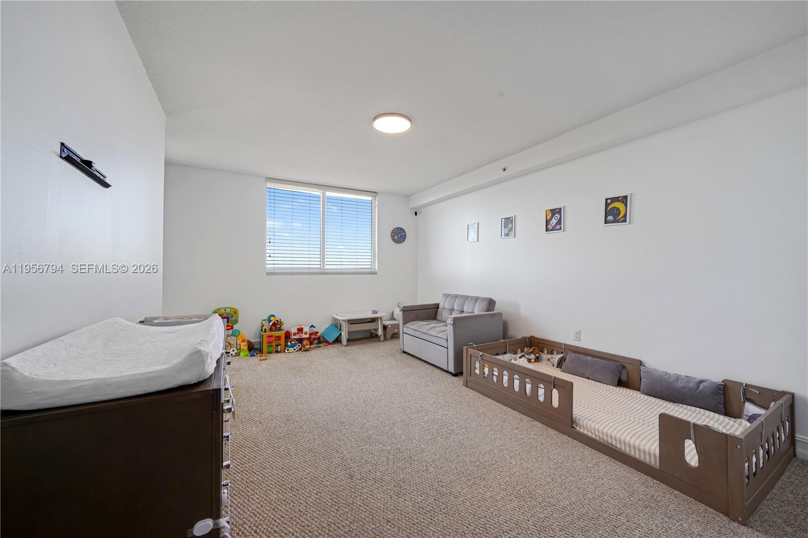 THE VEU CONDO - Residential