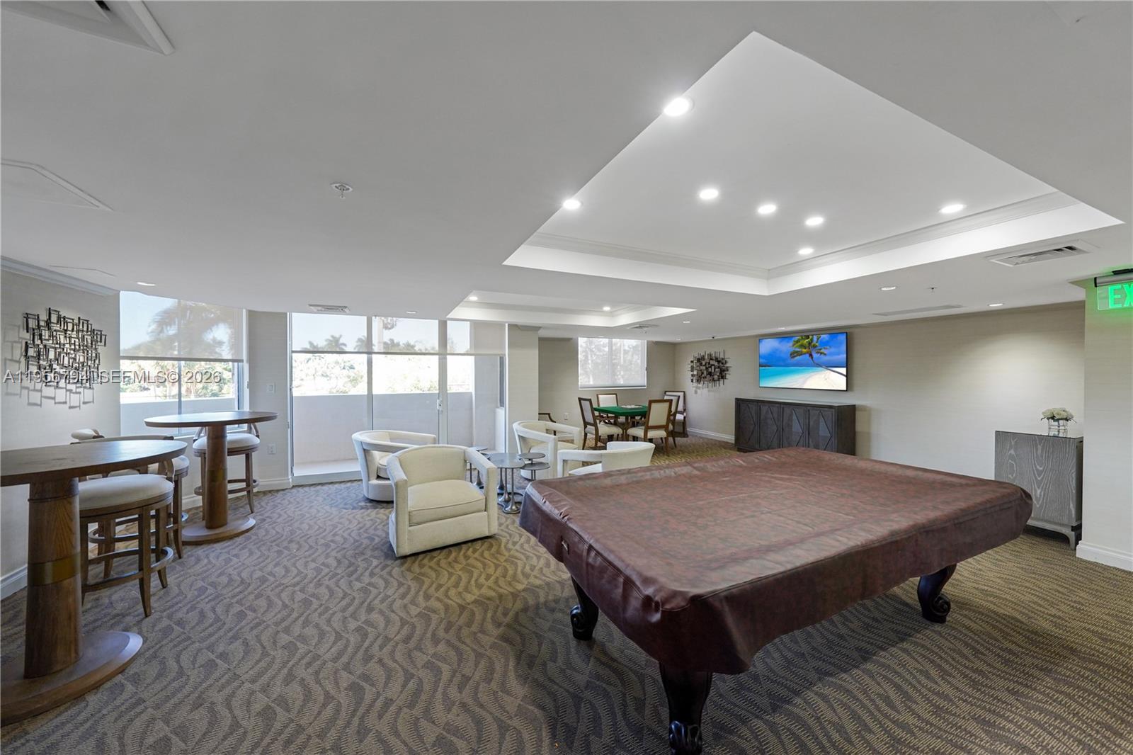 THE VEU CONDO - Residential