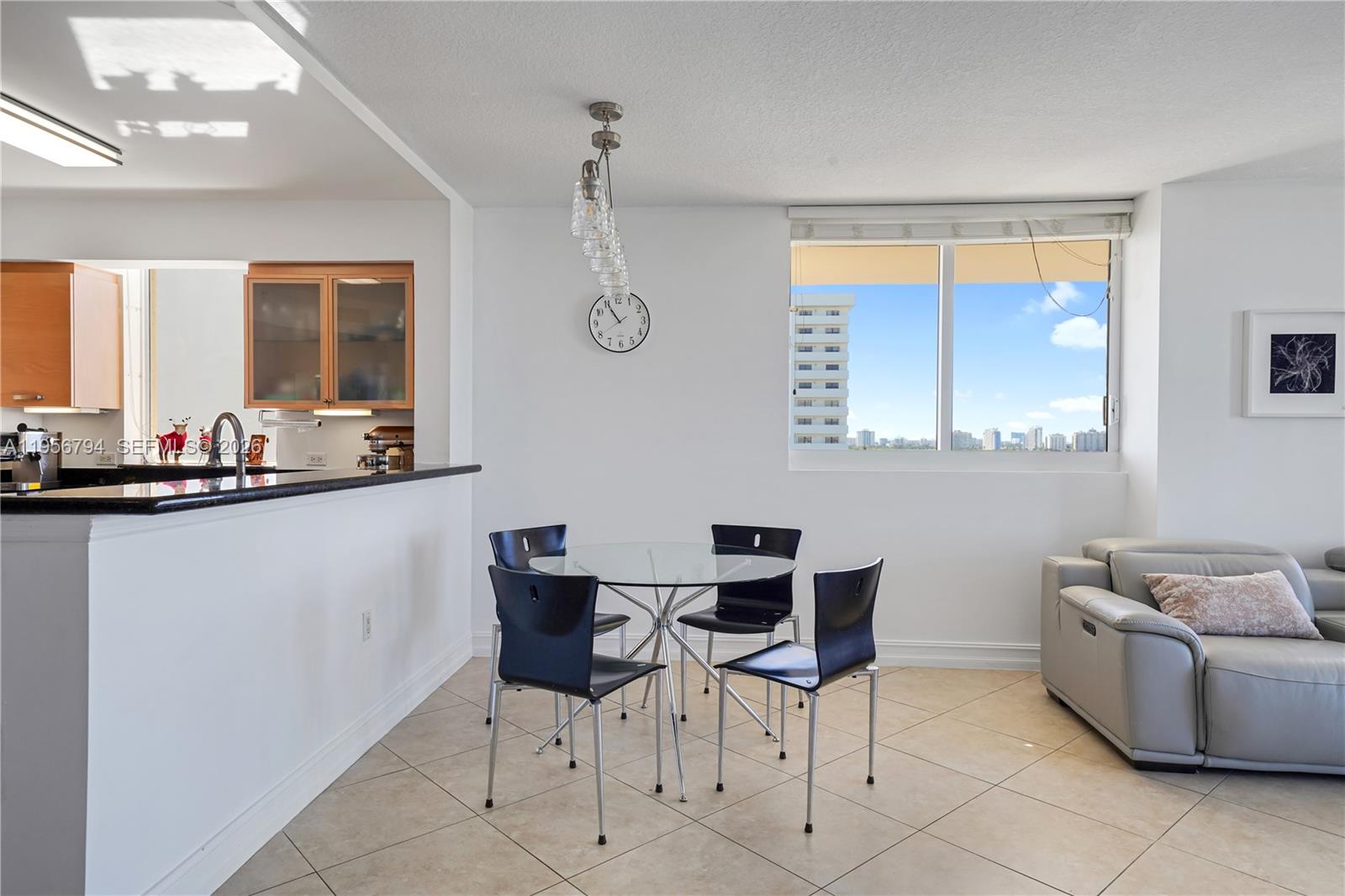 THE VEU CONDO - Residential