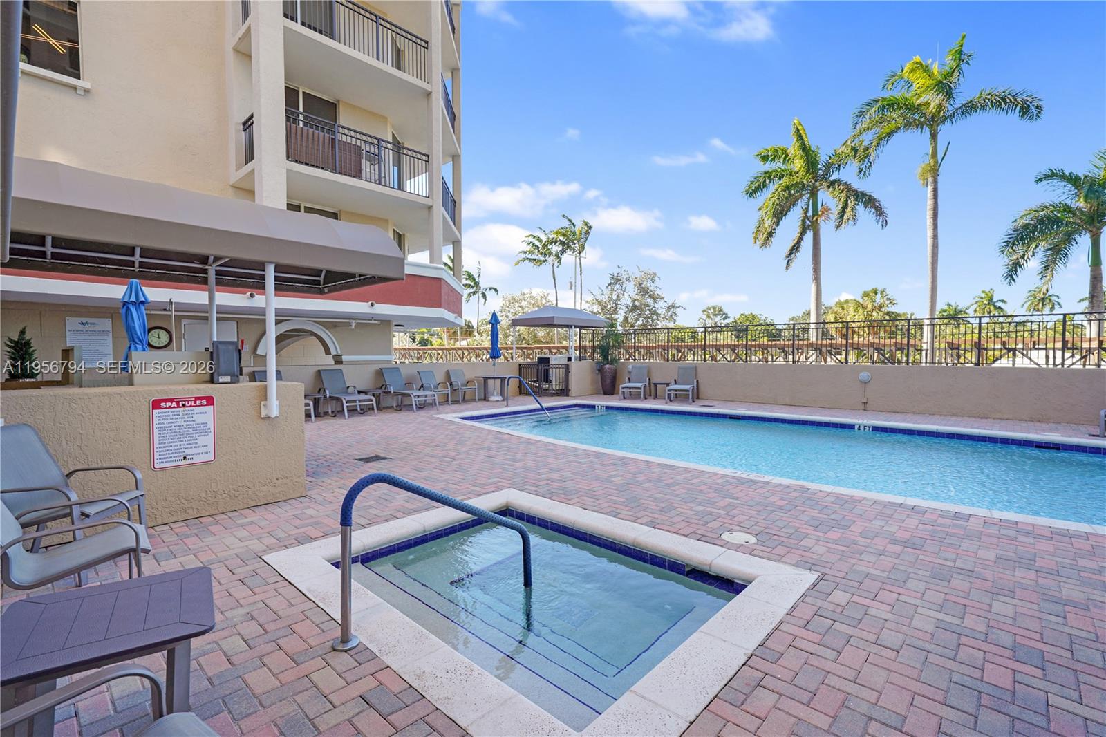 THE VEU CONDO - Residential