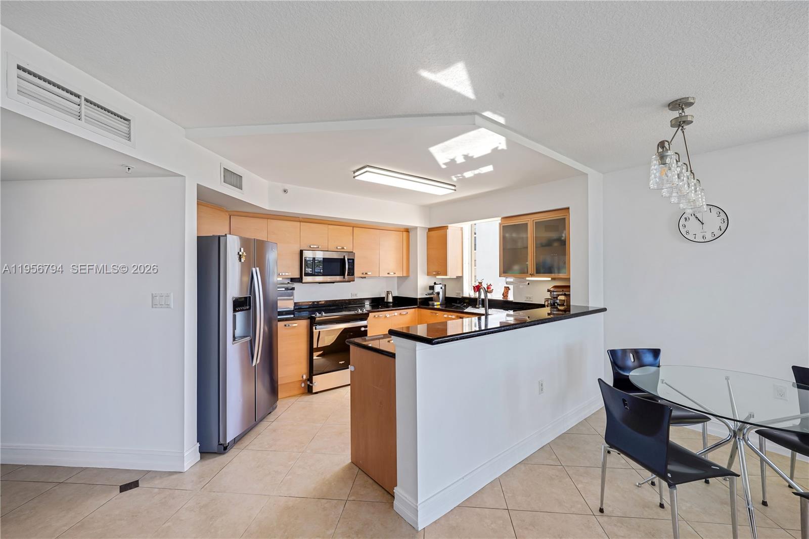 THE VEU CONDO - Residential