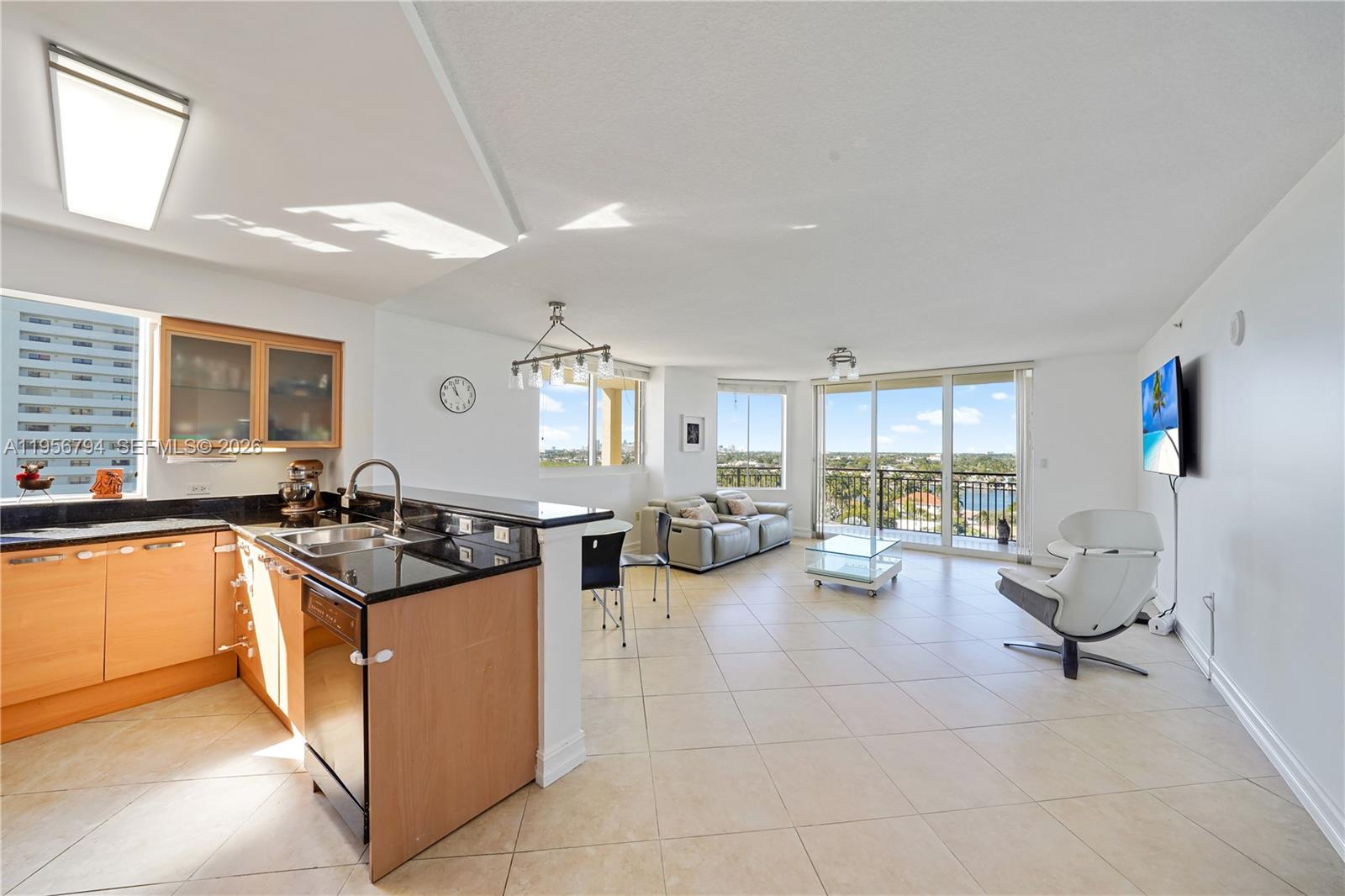 THE VEU CONDO - Residential