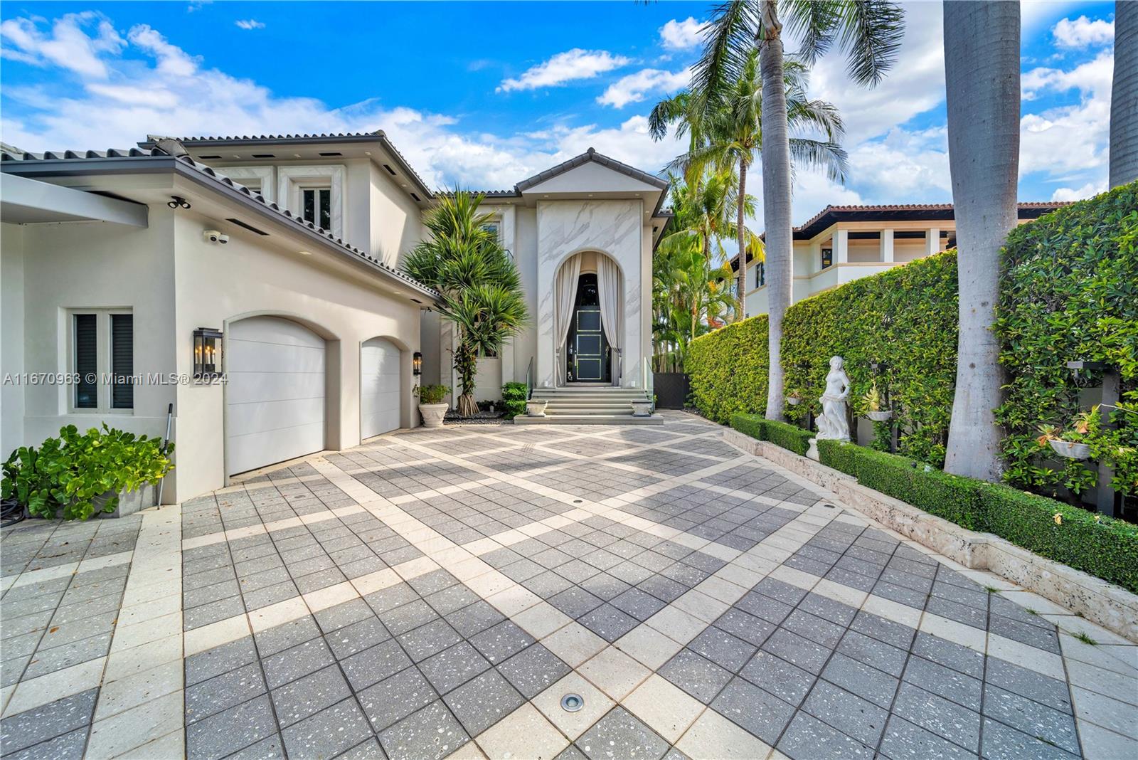 Photo 1 of 176 S Hibiscus Dr, Miami Beach, Florida, $19,999,900, Web #: 11670963