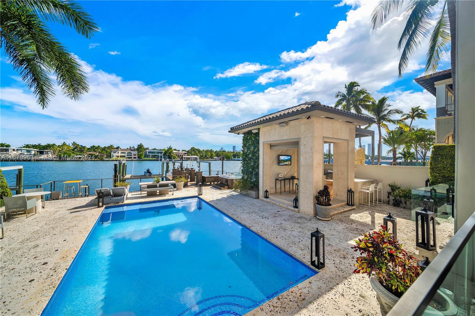 HIBISCUS ISLAND - Residential