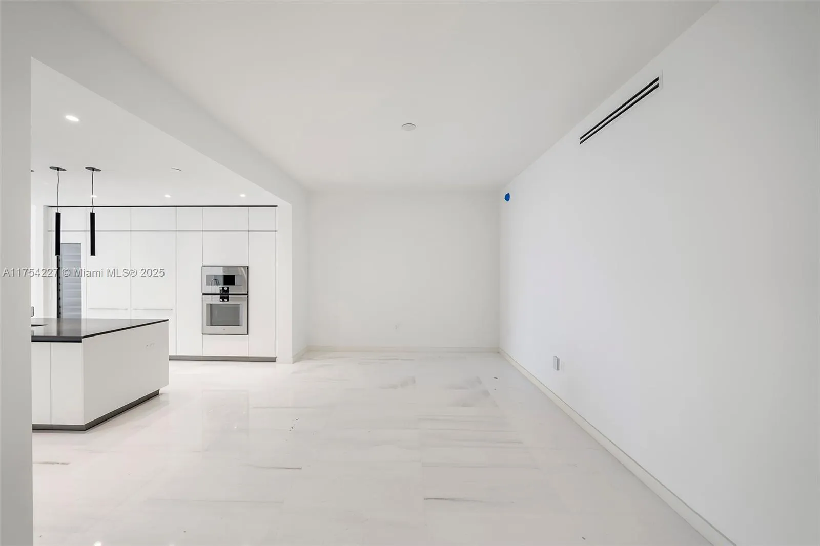 Miami, Florida 33131, United States, 4 Bedrooms Bedrooms, ,6 BathroomsBathrooms,Residential,Active,79384