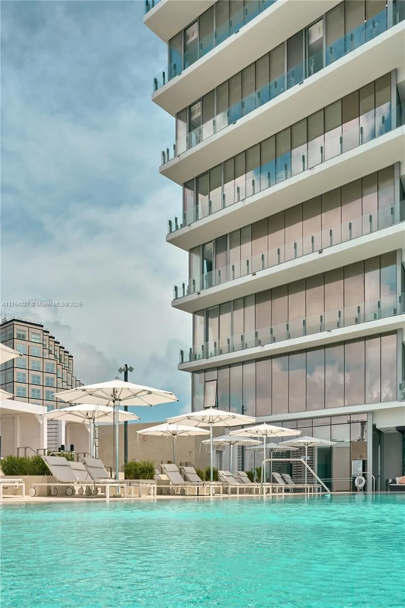 Miami, Florida 33131, United States, 4 Bedrooms Bedrooms, ,6 BathroomsBathrooms,Residential,Active,79384