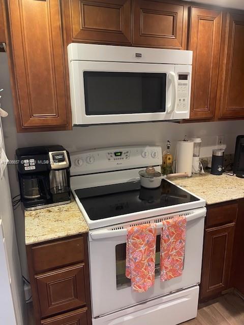 336 Golfview Rd 403