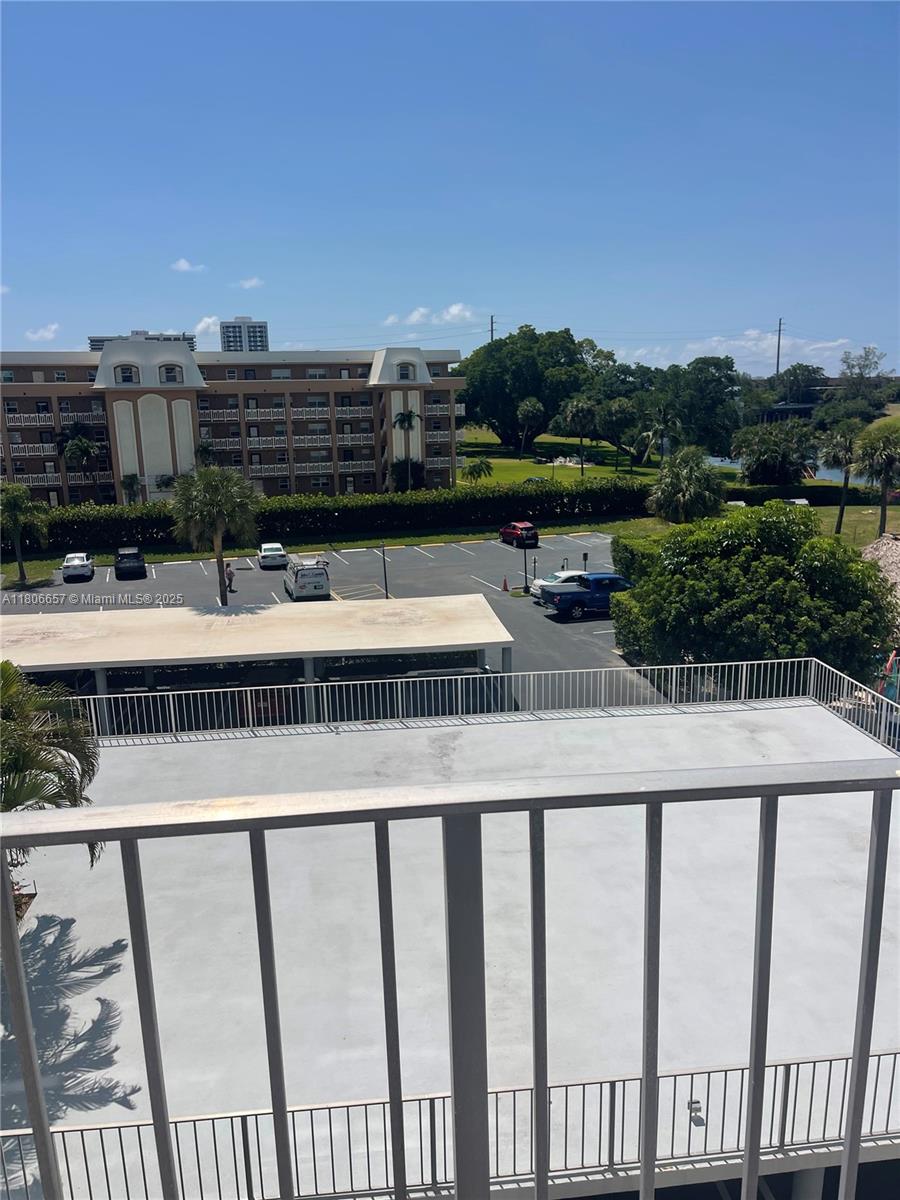 GEMINI CONDO - Residential