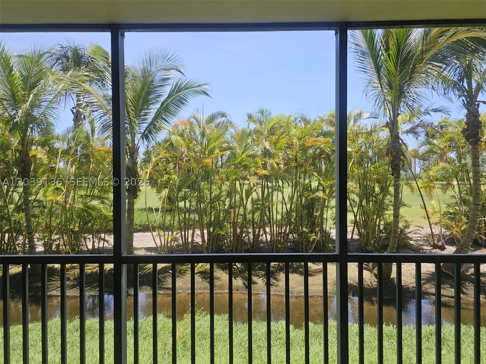 20335 W Country Club Dr 107
