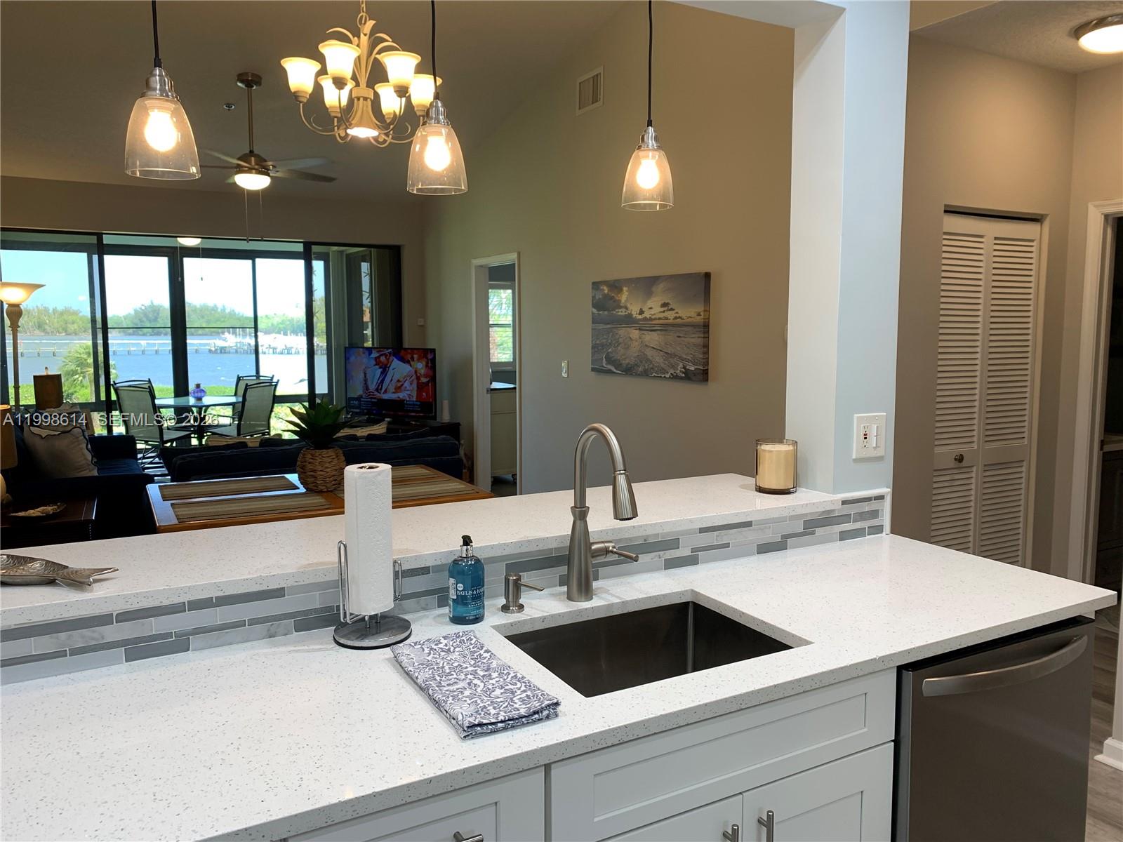 6082 SE Landing Way 10