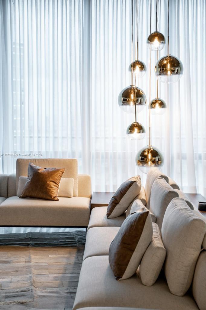 PARAMOUNT MIAMI WORLDCENT - Residential