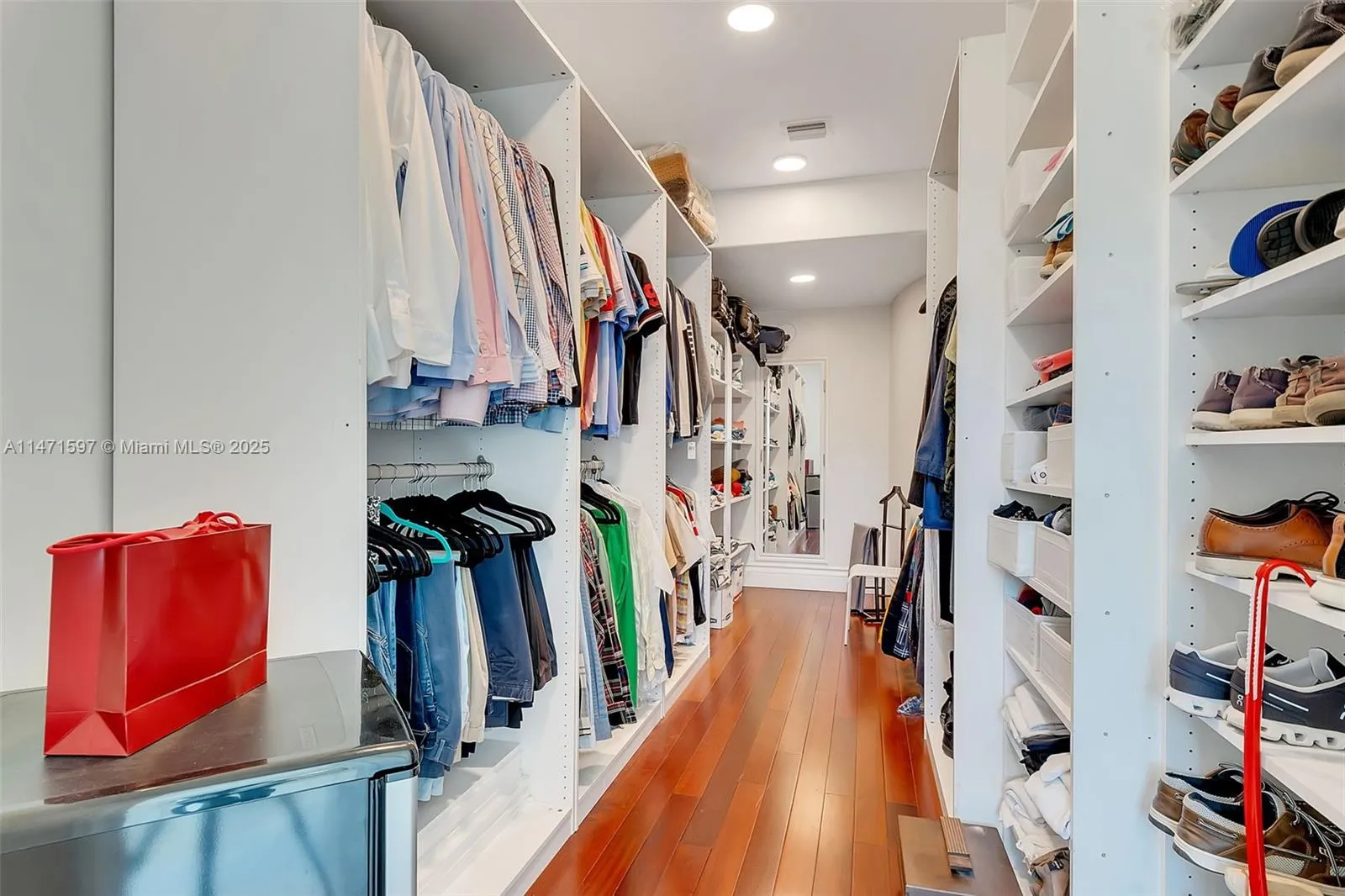 Miami, Florida 33143, United States, 9 Bedrooms Bedrooms, ,9 BathroomsBathrooms,Residential,Active,69520