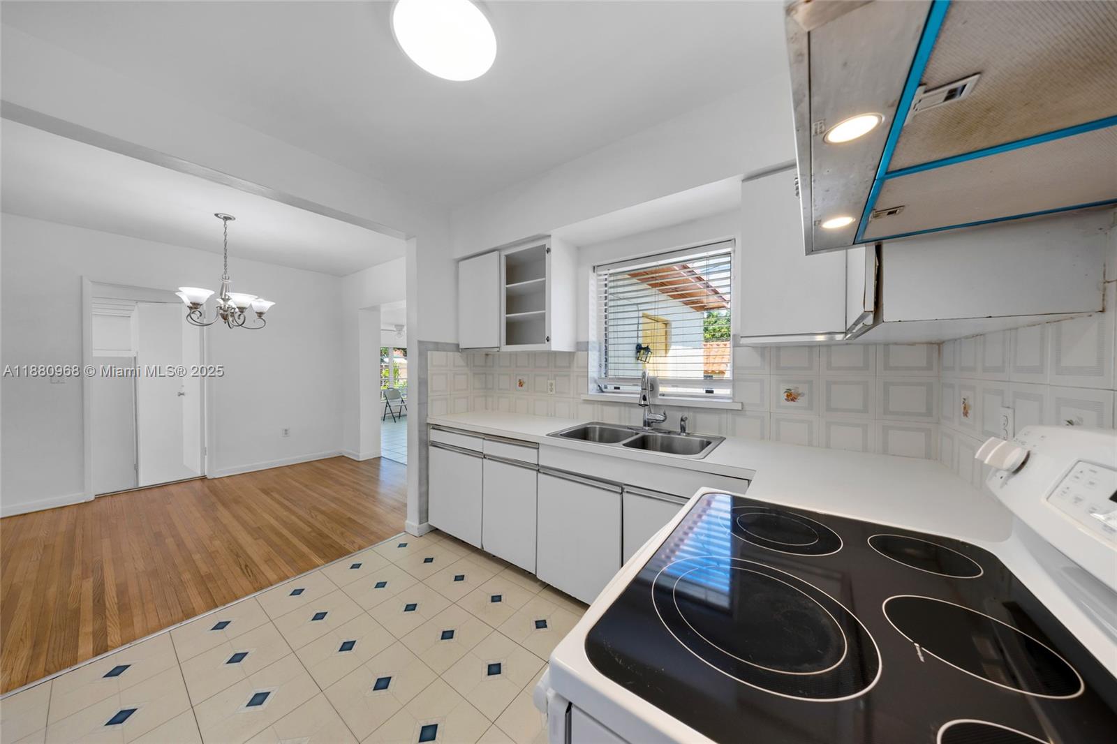 UNIT 1 MONTICELLO PARK - Residential