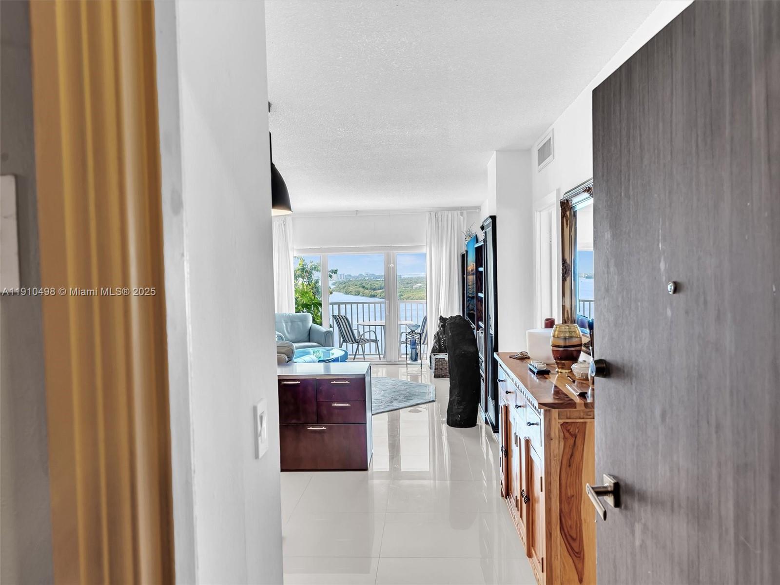 ARLEN HOUSE CONDO - Residential