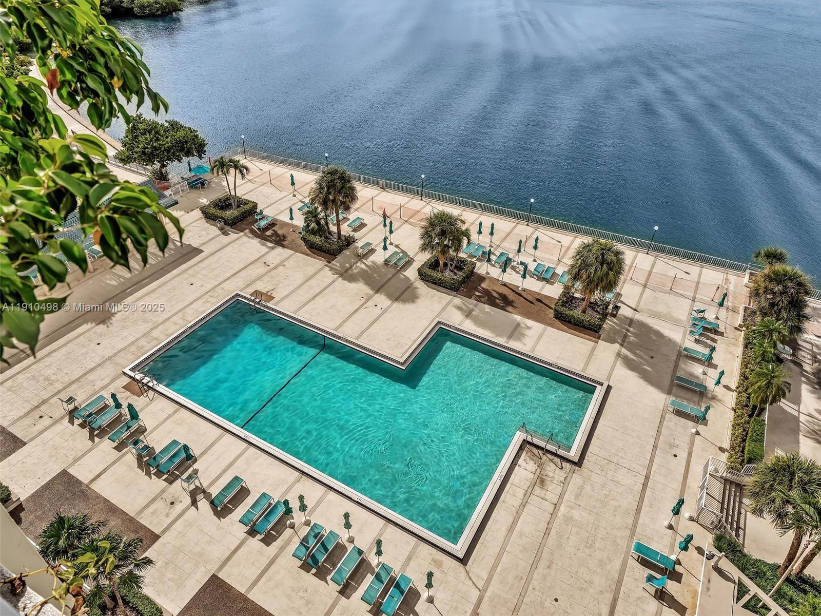 ARLEN HOUSE CONDO - Residential