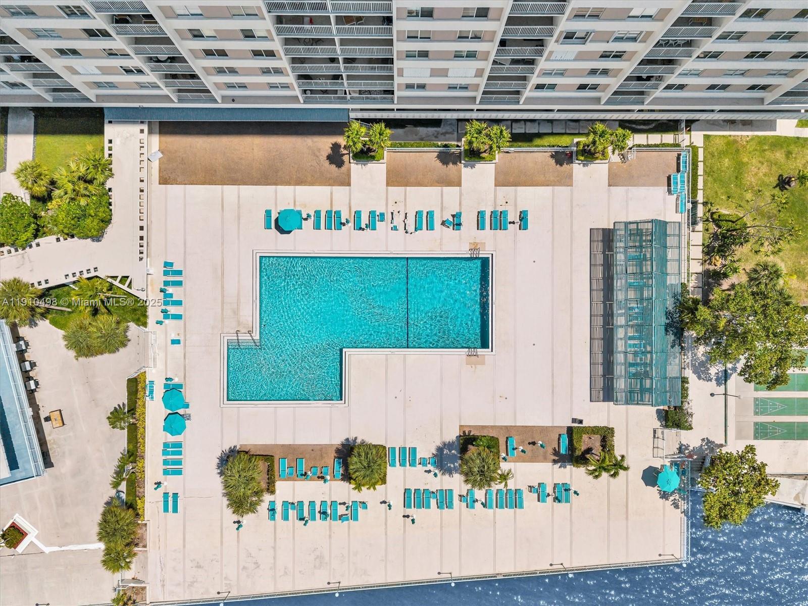 ARLEN HOUSE CONDO - Residential