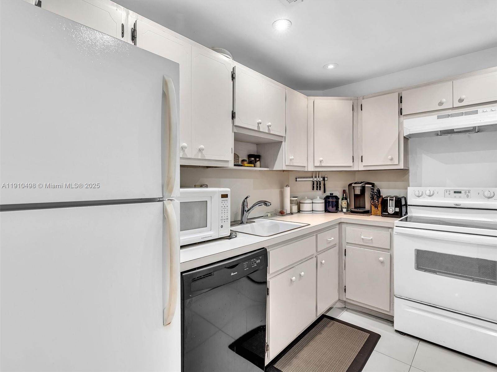 ARLEN HOUSE CONDO - Residential