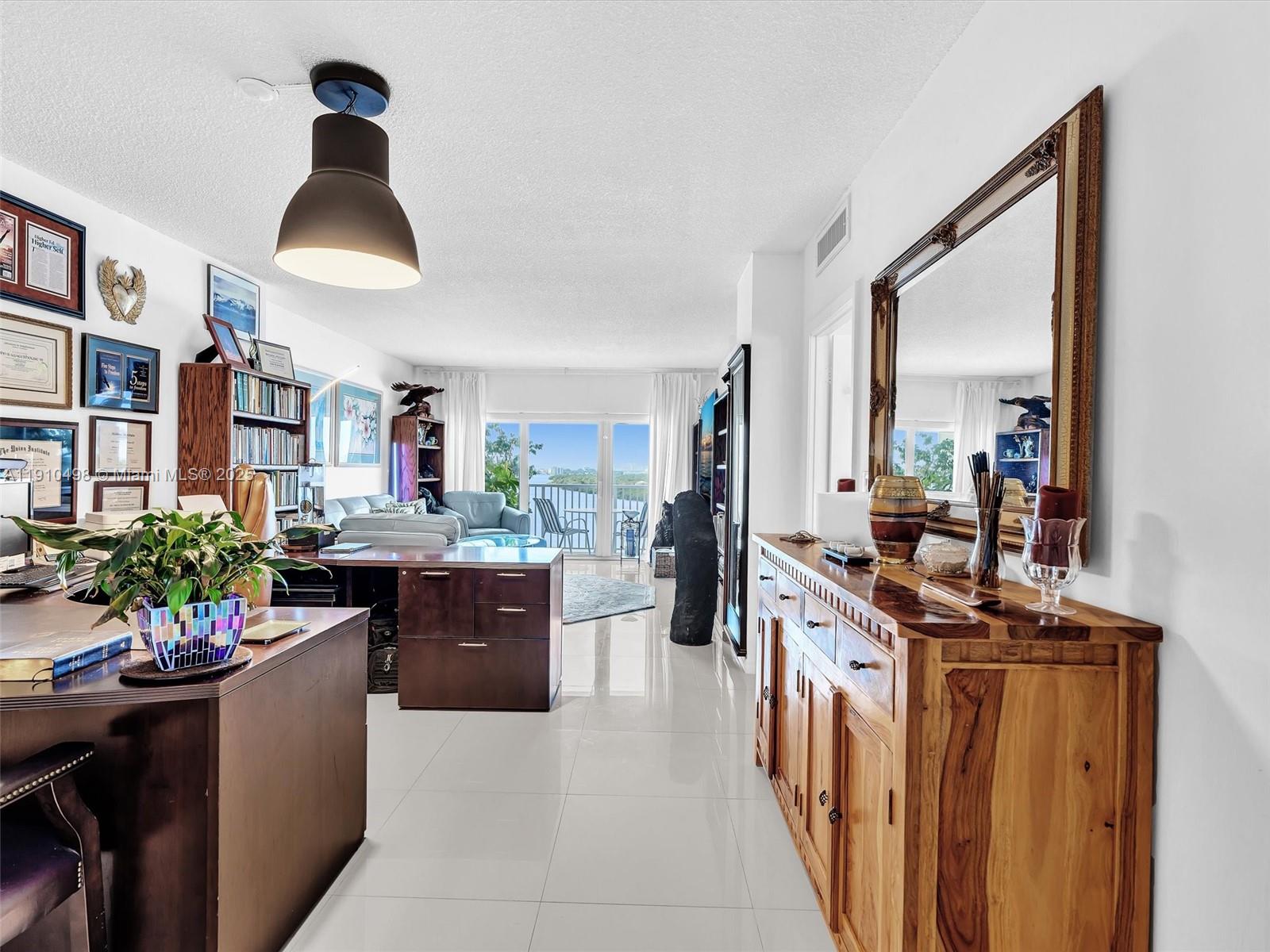 ARLEN HOUSE CONDO - Residential