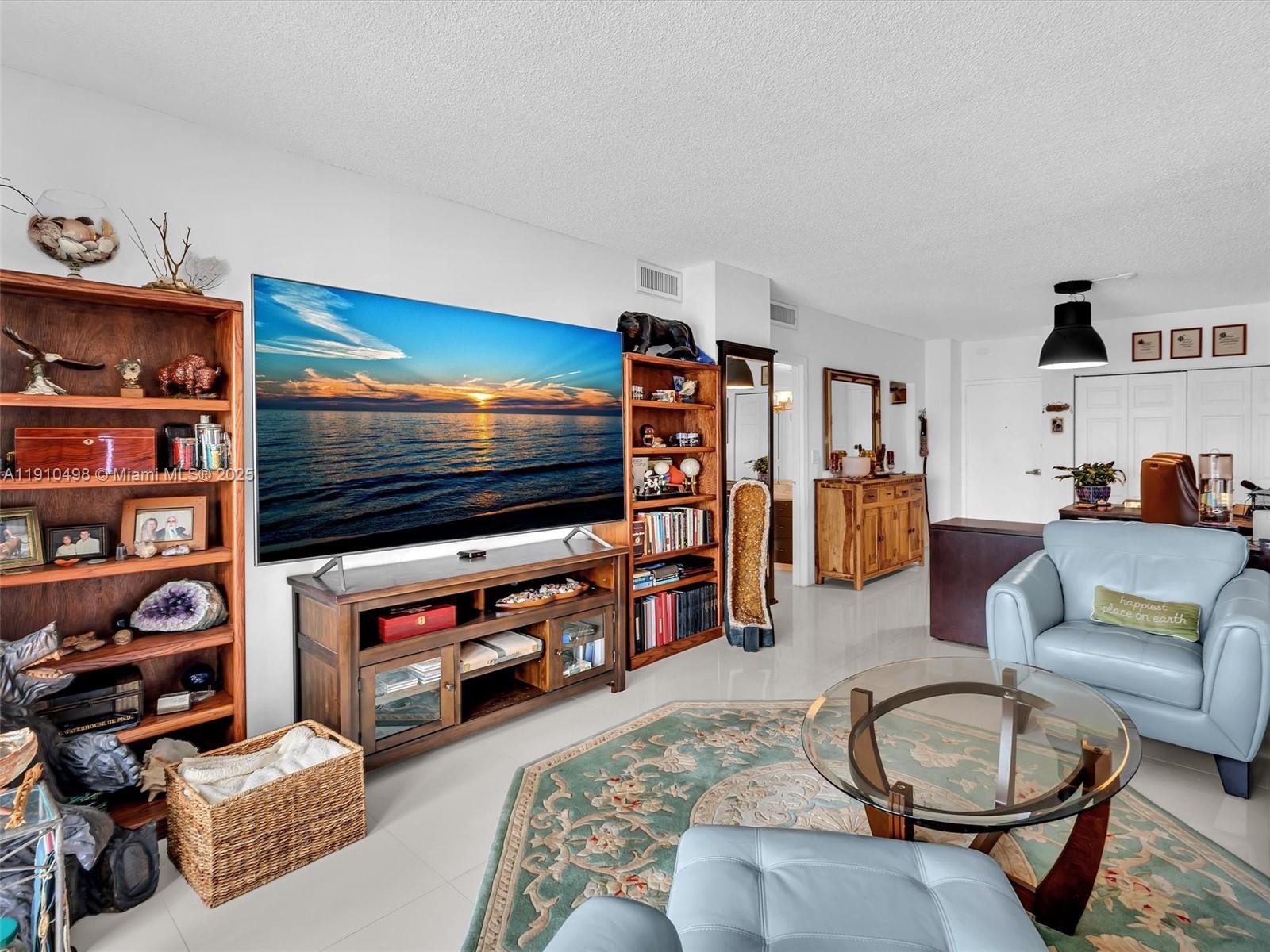 ARLEN HOUSE CONDO - Residential