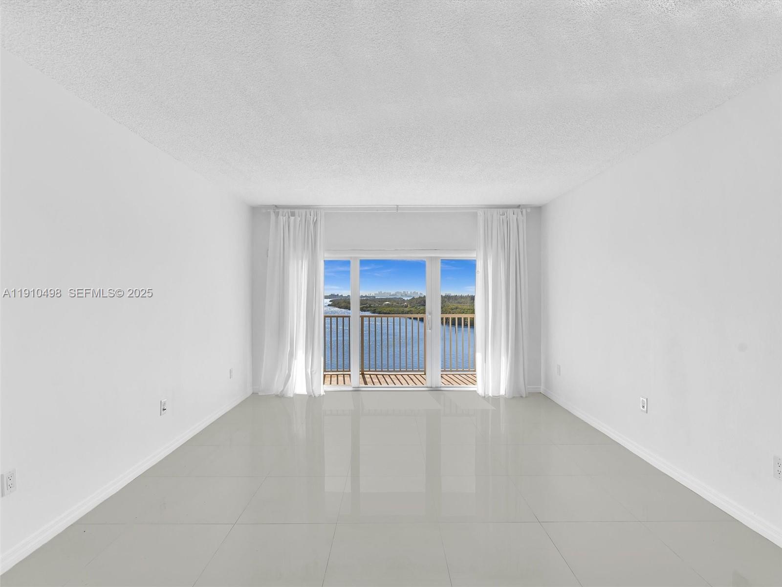 ARLEN HOUSE CONDO - Residential