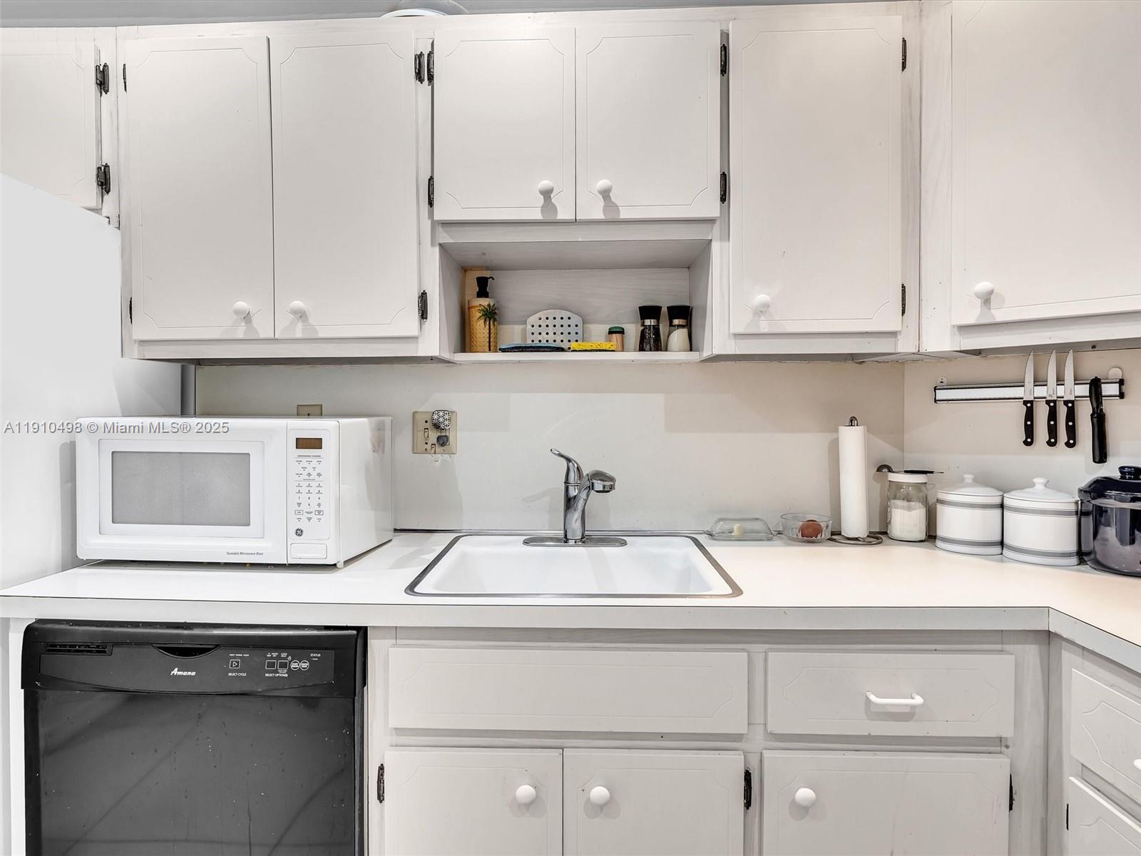 ARLEN HOUSE CONDO - Residential